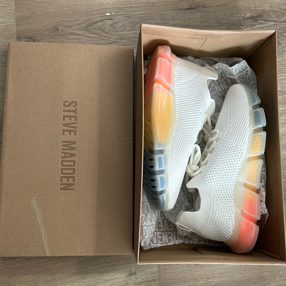 NWT Steve Madden Popsicle White Multi